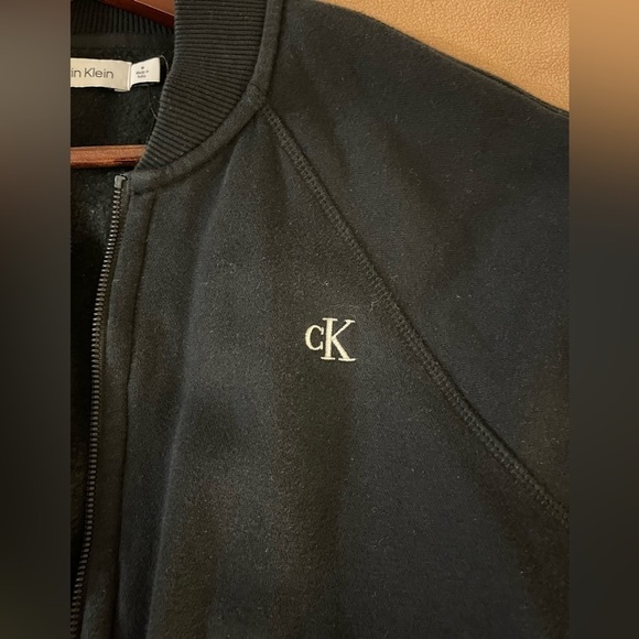 Calvin Klein crop bomber jacket - Picture 7 of 10